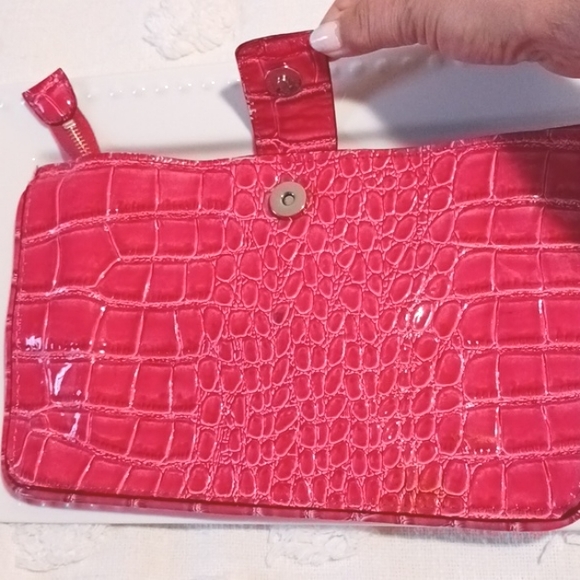 Awsome Vintage Hot Pink Guess Clutch/Wristlet 🌺 - Picture 3 of 9